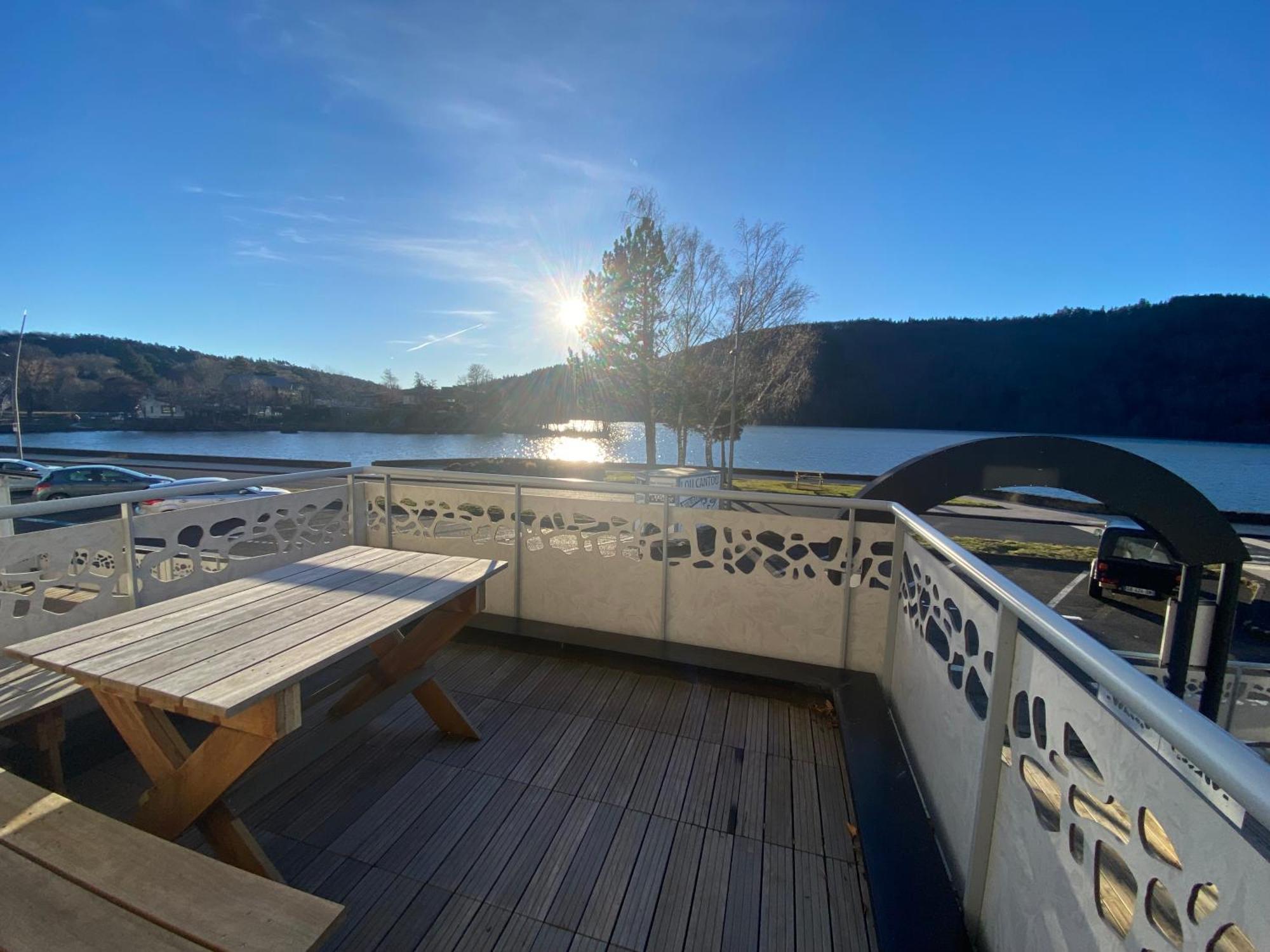 Hotel La Bonne Hotesse Chambon-sur-Lac Eksteriør bilde