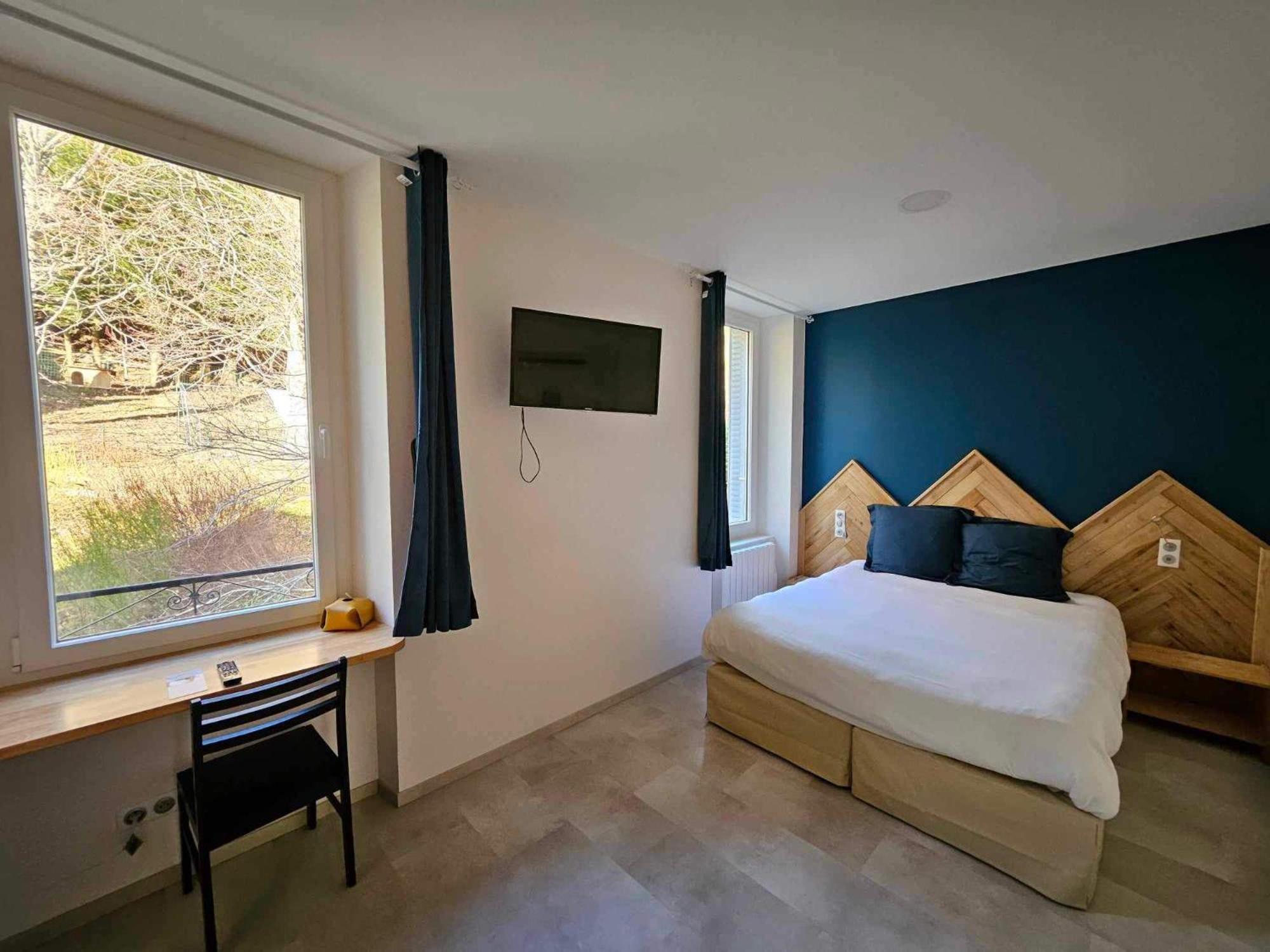 Hotel La Bonne Hotesse Chambon-sur-Lac Eksteriør bilde