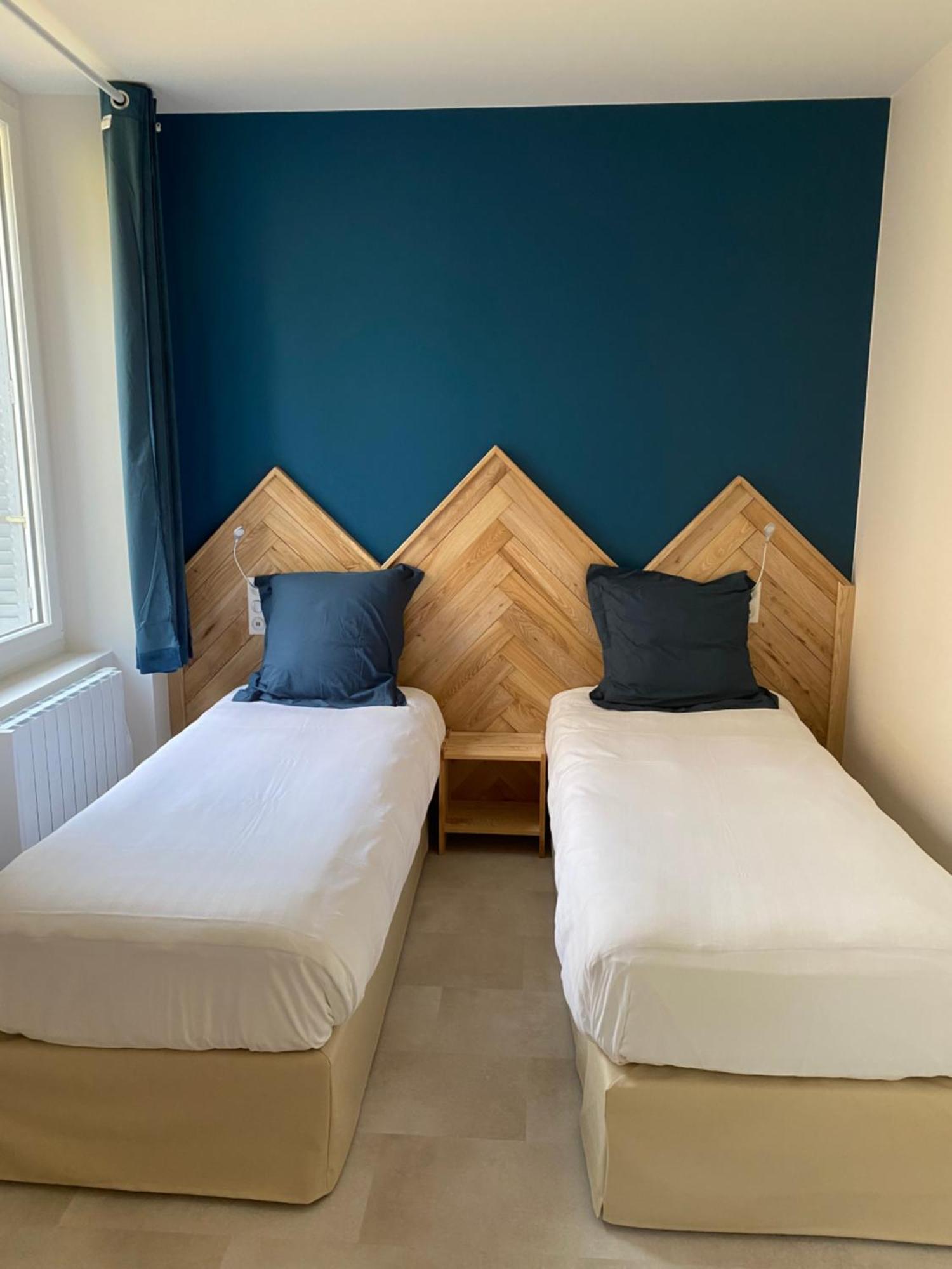 Hotel La Bonne Hotesse Chambon-sur-Lac Rom bilde