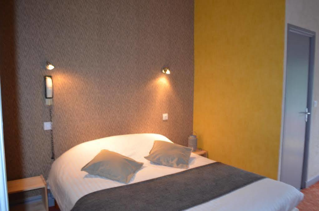 Hotel La Bonne Hotesse Chambon-sur-Lac Eksteriør bilde